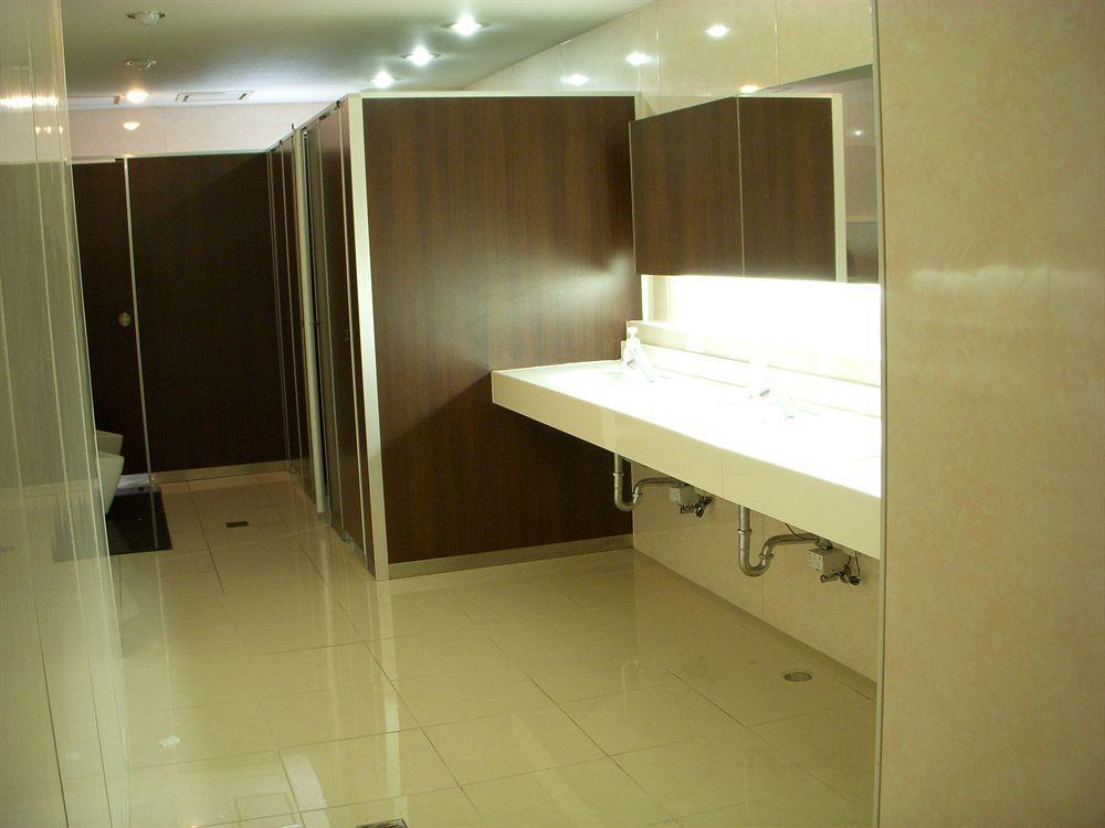 Shinjuku Kuyakusho-Mae Capsule Hotel Tokyo Ngoại thất bức ảnh