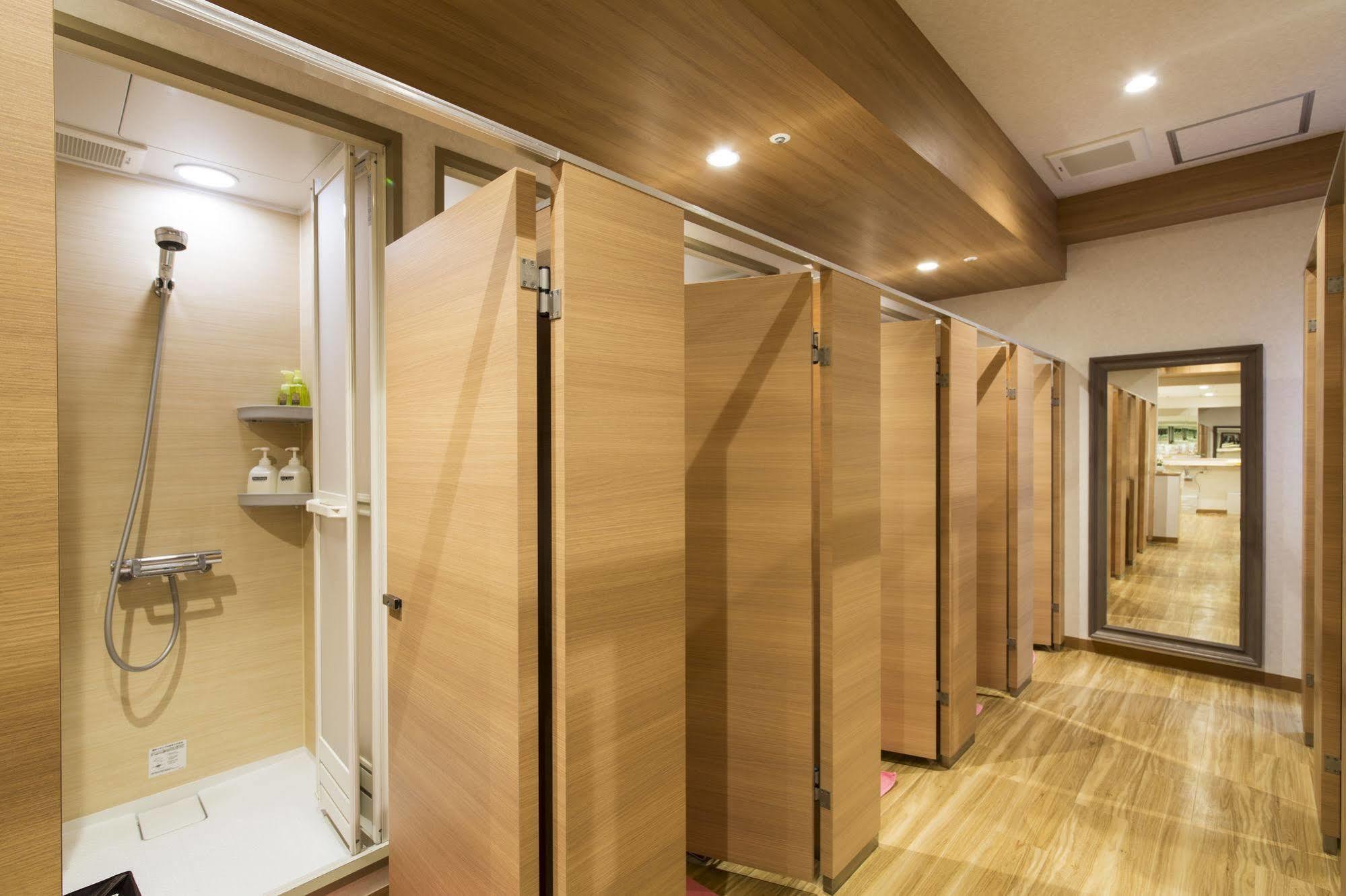 Shinjuku Kuyakusho-Mae Capsule Hotel Tokyo Ngoại thất bức ảnh